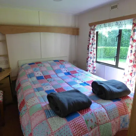 Well-equipped Mobile With Garden In Normandy Holiday home Gouvets