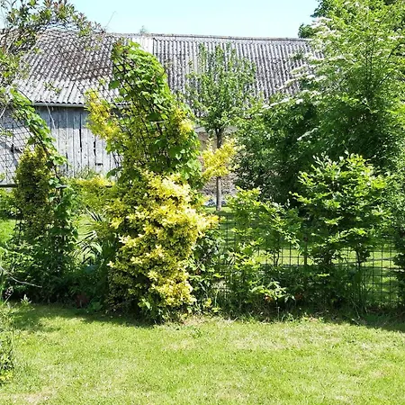 Well-equipped Mobile With Garden In Normandy *