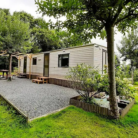 Holiday home Well-equipped Mobile With Garden In Normandy Gouvets