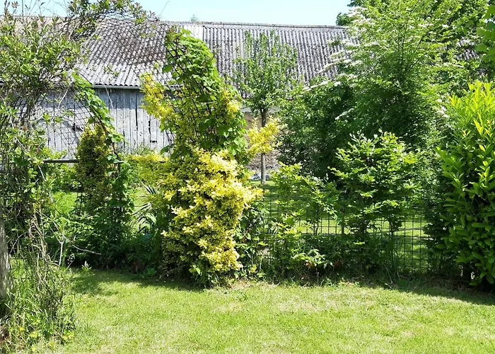 Well-equipped Mobile With Garden In Normandy *