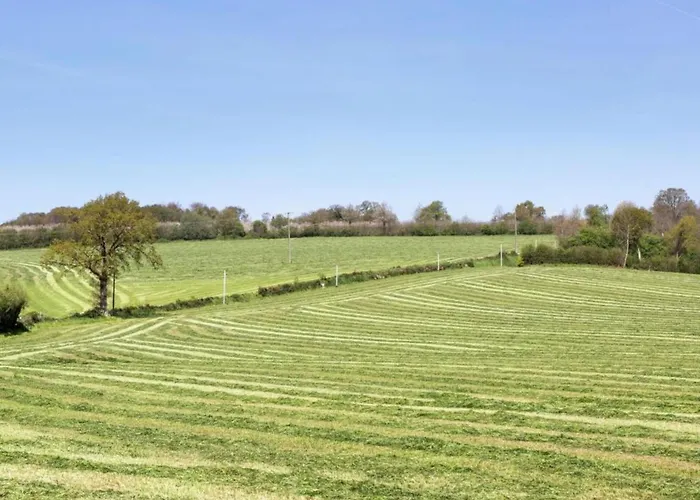 Well-equipped Mobile With Garden In Normandy Gouvets